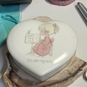 Precious Moments 1985 Trinket Box